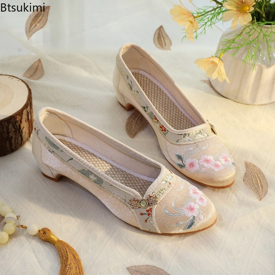أحذية نسائية جديدة لعام 2026 ب - مراجعة Embroidery Style وسعره