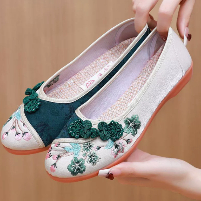 أحذية قماشية نسائية على الطراز - مراجعة Embroidery Style وسعره